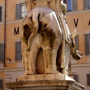 Rome-on-Segway-Chick-Statue-rear-view