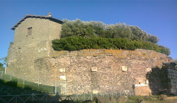 Rome-on-Segway-Rounded-House
